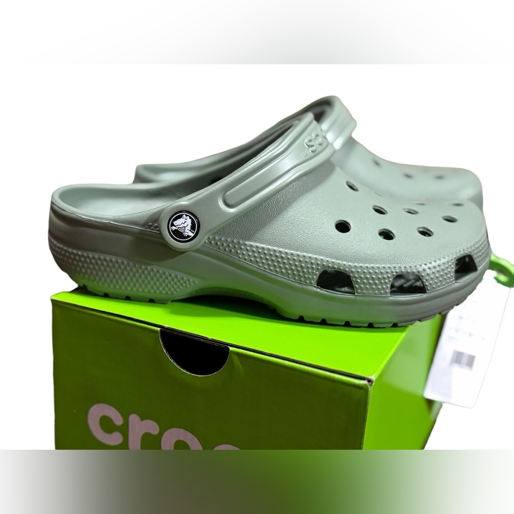 Crocs Classic Clog In Moss Sz J5 or Ladies 7 - 7.5 NWT In Box